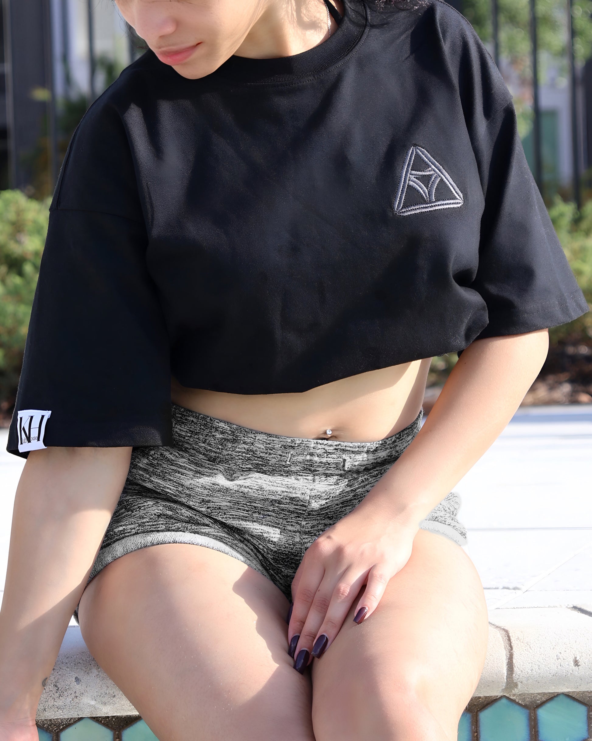 ESSENTIALS TEE - KluelezzKlubHouse